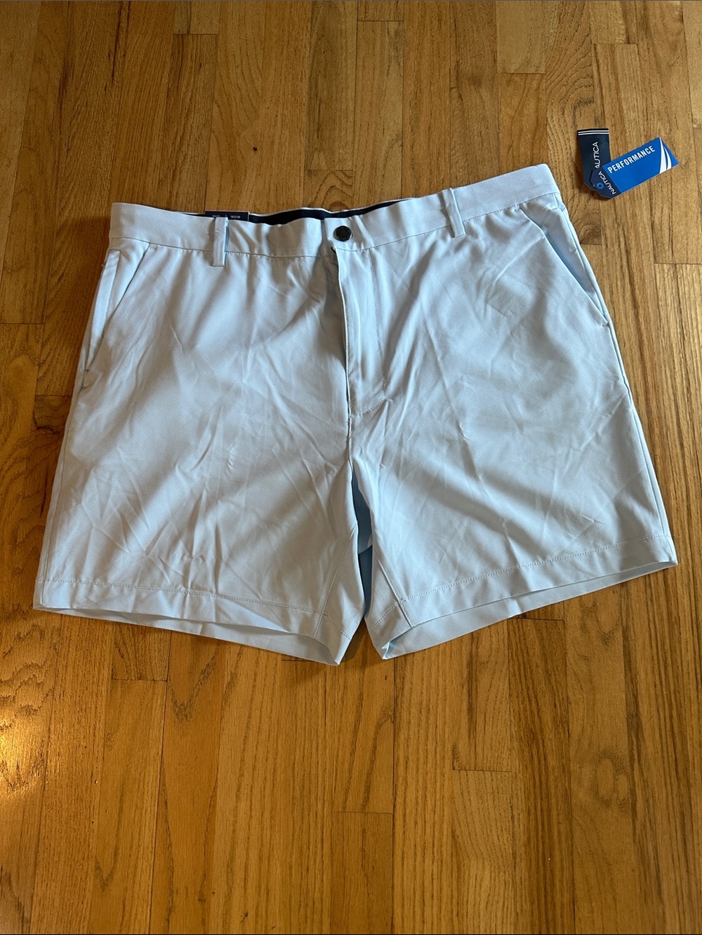 Nautica Light Blue Flat Front Performance Shorts Size 40  Inseam 7"